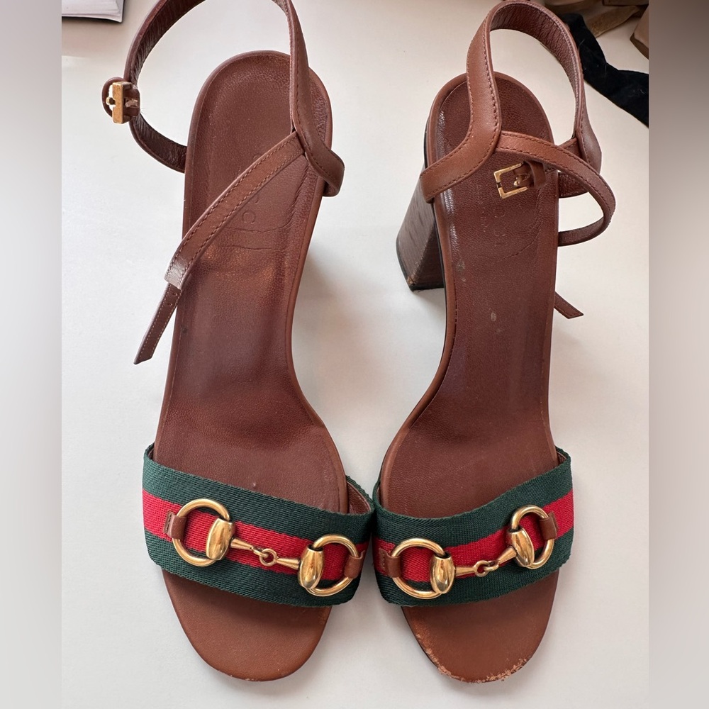 Gucci sandals size 36